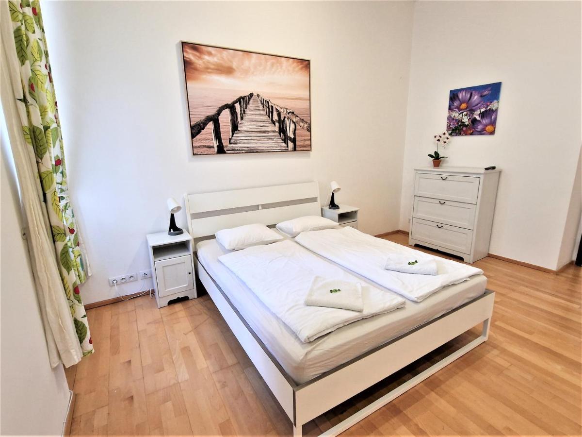 Reznicka Apartments Prague Extérieur photo